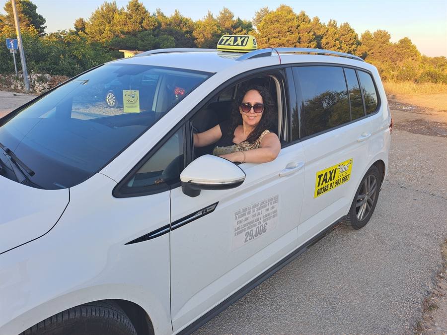 Ljubazni vozač Taxi Ana Vodice